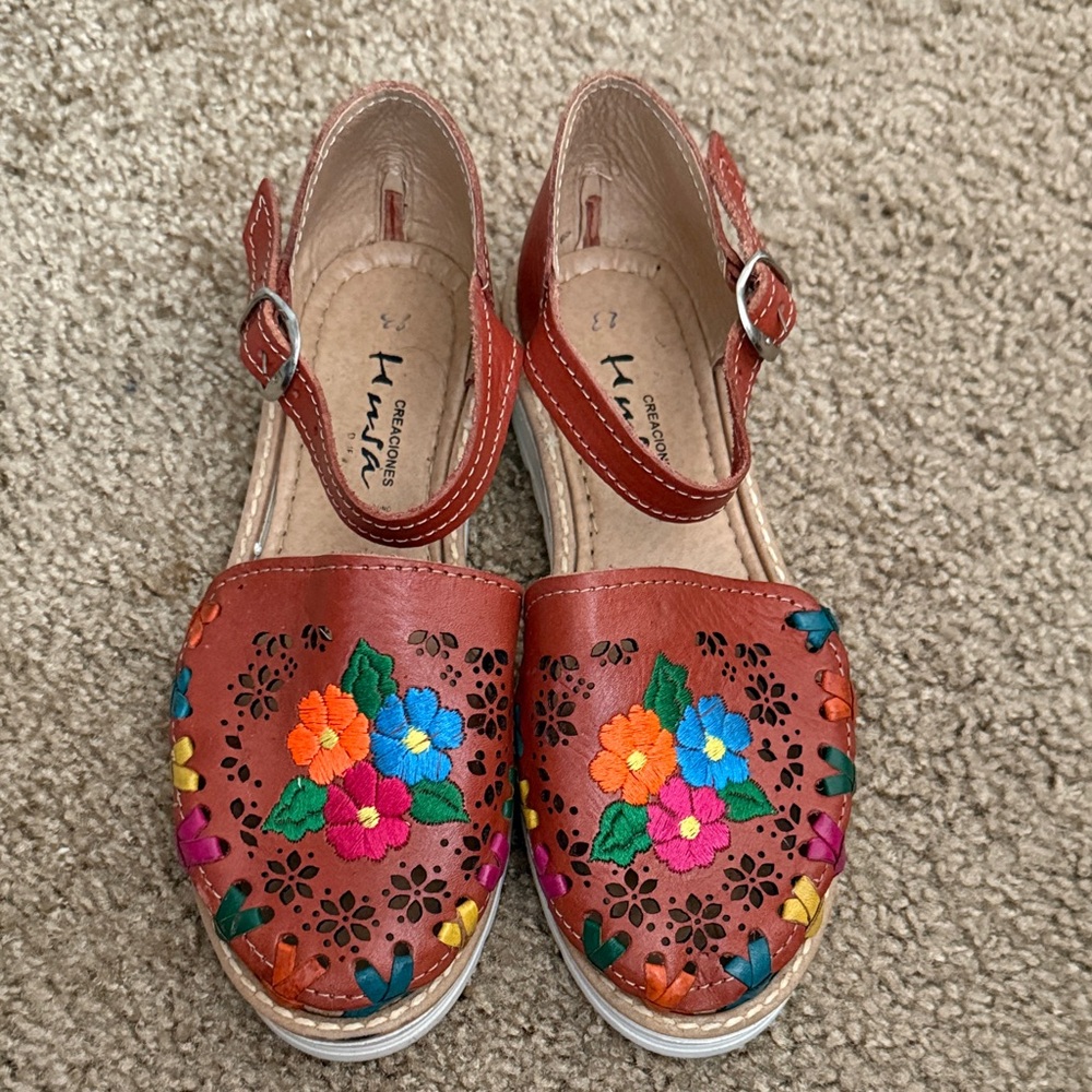 Leather Brown Floral Embroidered shoes